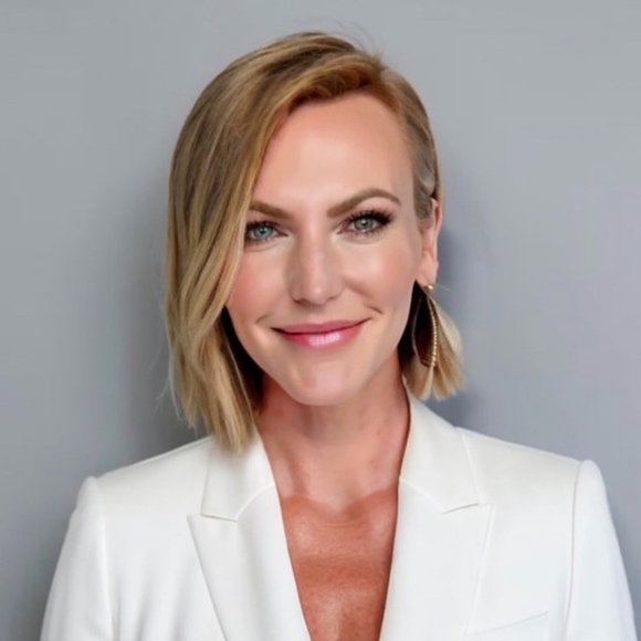 Meet your Posher, Kimberly - Picture 1 of 1